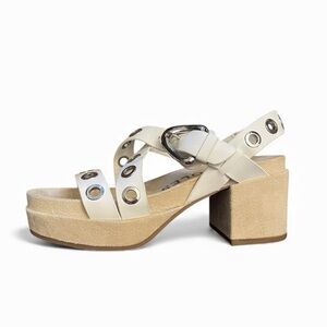 AEROSOLES Cleveland Grommet Embellished Leather Platform Heel Sandals | 7.5